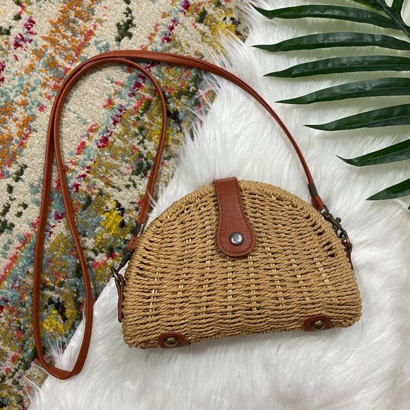 Vintage Handbags - Vintage Boho Bohemian Tan Rattan Wicker Convertible Cross Body Clutch Purse